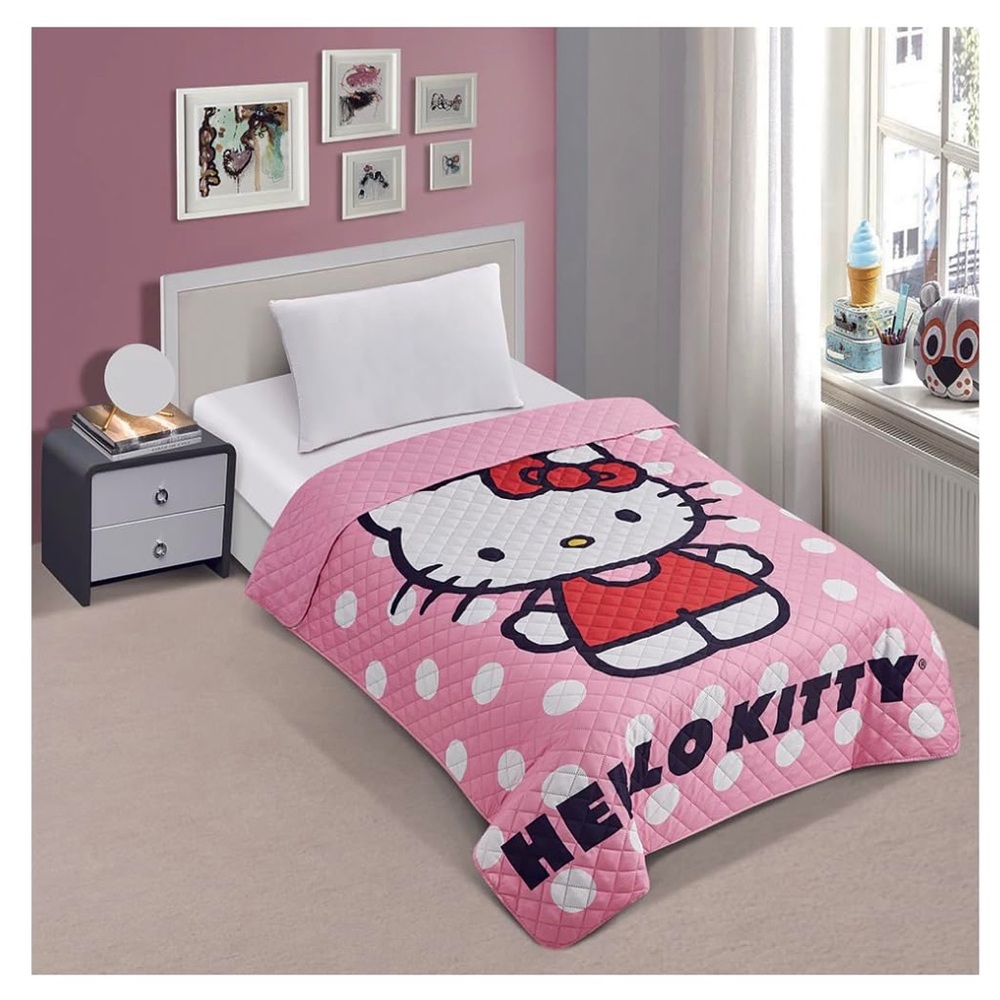 Jay Franco Pink Hello Kitty Polka Dots Twin Quilted Bedspread Only.